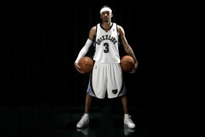 星空体育官网入口-阿扎伦卡连续二十场比赛得分超过比赛规则变更，热火不断突破！上演精彩一战