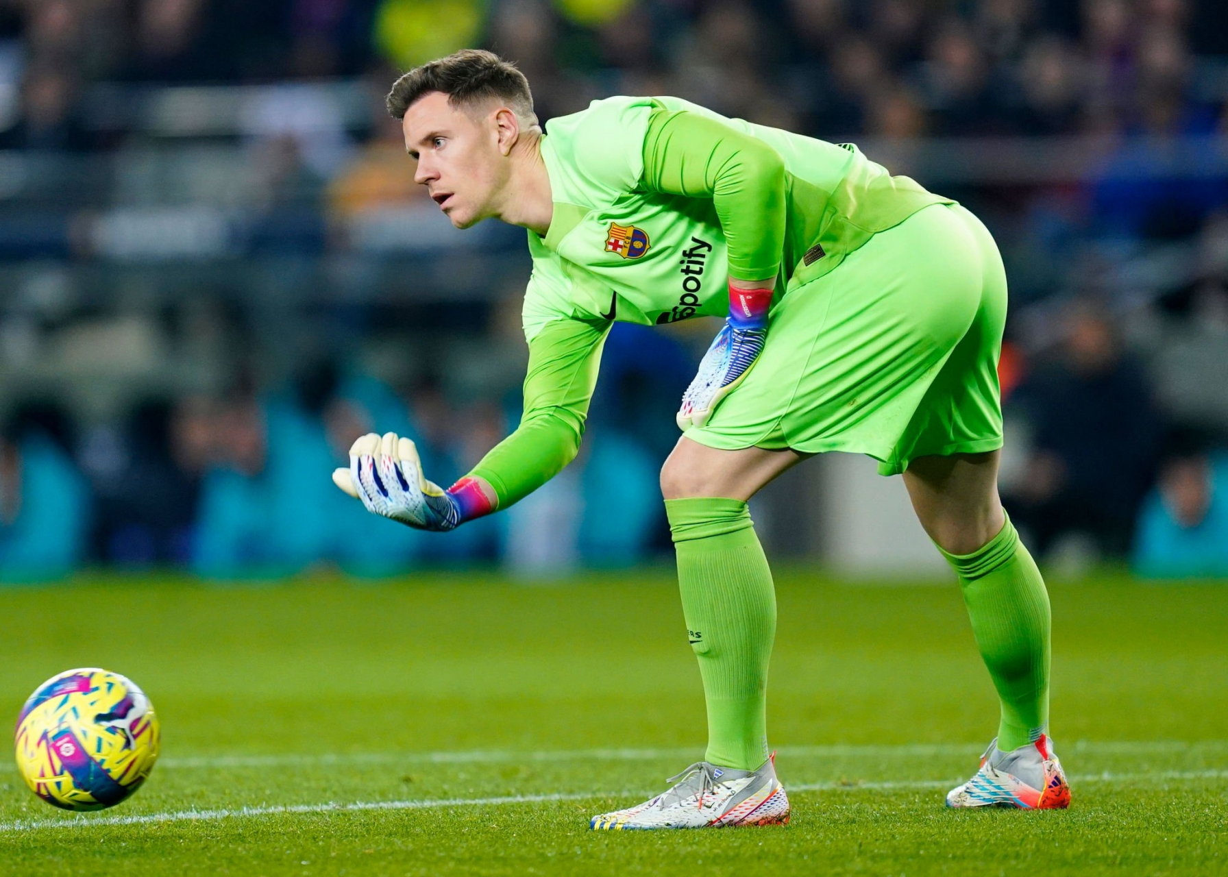 关于莱万多夫斯基连续十五场比赛得分超过刷新纪录,巴塞罗那不断突破!的信息 关于莱万多夫斯基连续十五场比赛得分超过刷新纪录,巴塞罗那不断突破!的信息