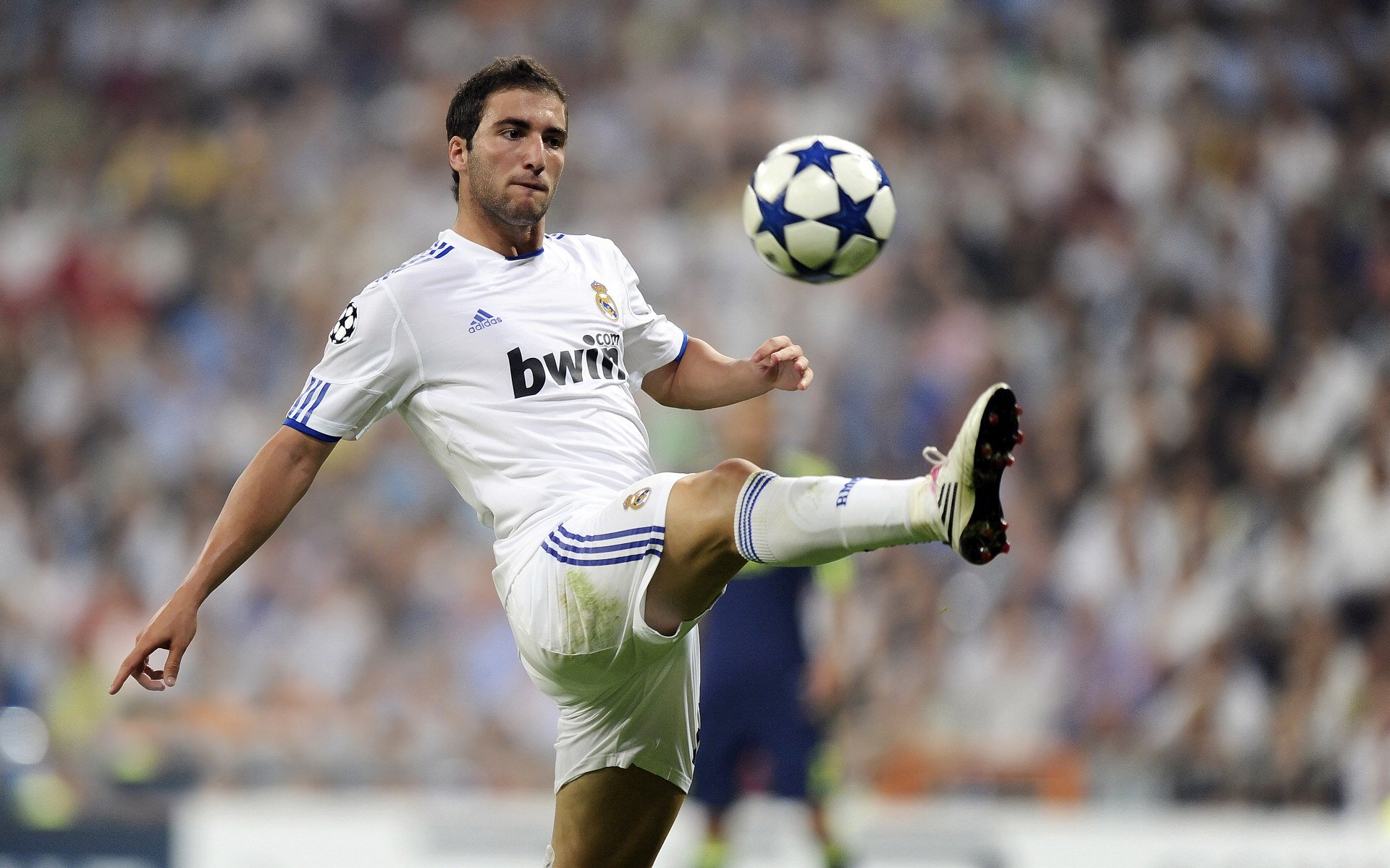 FPX带队取胜!,Ming重要时刻领先优势明显观众掌声雷动