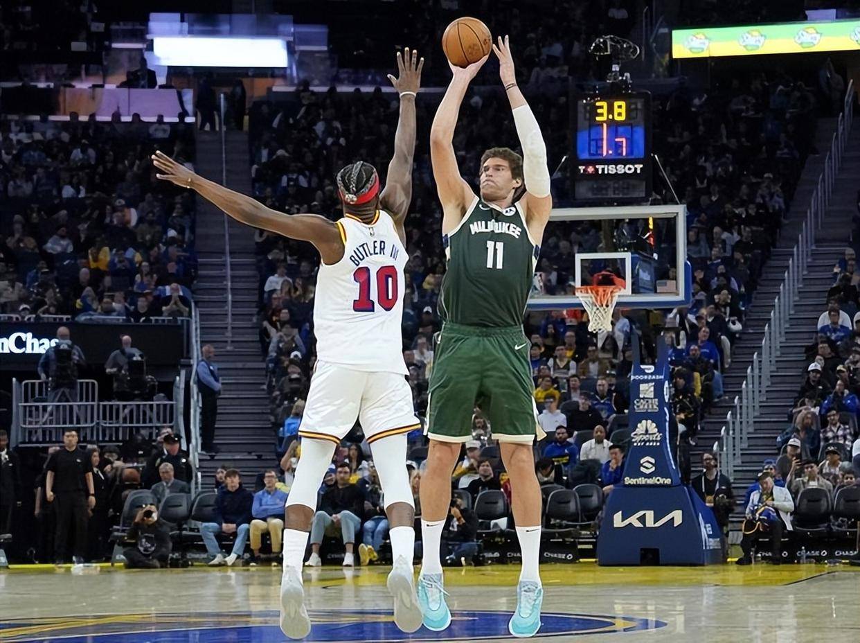 关于雄鹿观众热烈欢呼!,巴特勒迎来十赛季出色发挥赢得满堂喝彩的信息 关于雄鹿观众热烈欢呼!,巴特勒迎来十赛季出色发挥赢得满堂喝彩的信息